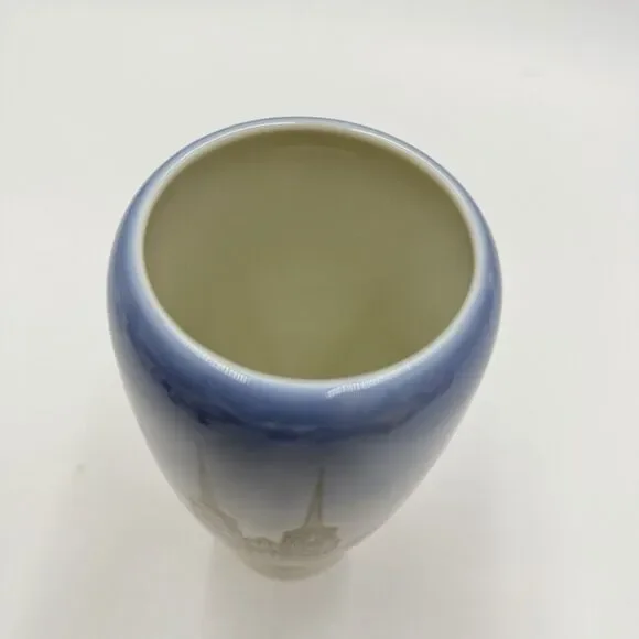 Vintage Royal Copenhagen Vase #4557 Roskilde Gothic Cathedral 6 3/4 H